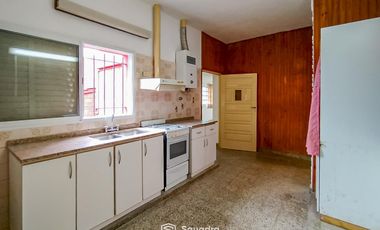VENTA | PERMUTA - Casa de 3 dormitorios con cochera y patio. Monje, San Jerónimo, Santa Fe.