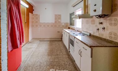 VENTA | PERMUTA - Casa de 3 dormitorios con cochera y patio. Monje, San Jerónimo, Santa Fe.