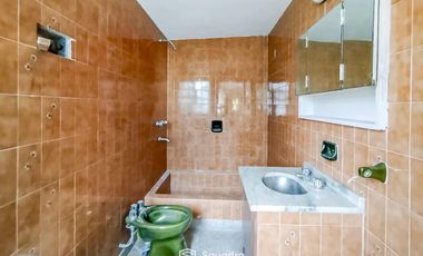 VENTA | PERMUTA - Casa de 3 dormitorios con cochera y patio. Monje, San Jerónimo, Santa Fe.