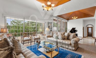 A C G Internacional Presenta  