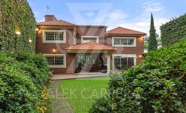 A C G Internacional Presenta  