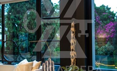 ACG International Presenta: 