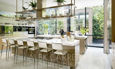 ACG International Presenta: 