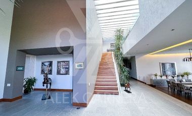 Presentamos  La Propiedad Mas Exclusiva de Bosque Real Country Club