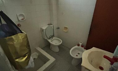 Local y oficinas en excelente zona. Martínez.