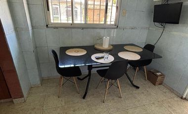 Local y oficinas en excelente zona. Martínez.