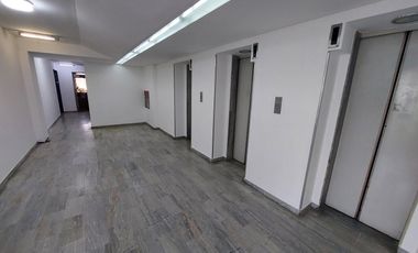 Oficina en venta en la Galeria del Paseo con dos cocheras y baulera