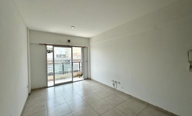 Depto 2amb c/ balcon cerca avenida