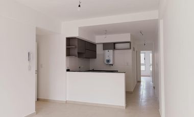 Depto 2amb c/ balcon cerca avenida