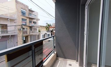 Depto 2amb c/ balcon cerca avenida