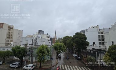 Depto en ALQUILER - 1 dormitorio y 2 balcones al frente