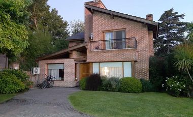 VENTA Casa 5 ambientes en bella vista en barrio privado