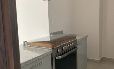 Renta Bosque real , 3 recamaras , cuarto de servicio , terraza , bodega