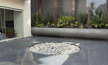 Renta casa Interlomas , jardin