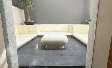 Renta casa Interlomas , jardin