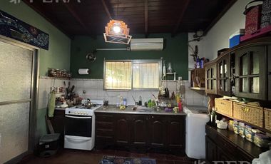 Venta de casa 4 ambientes con cochera en Berazategui