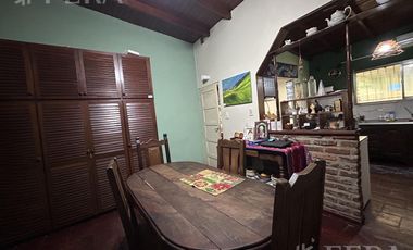 Venta de casa 4 ambientes con cochera en Berazategui