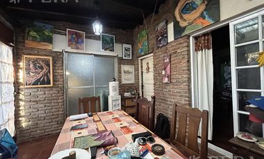 Venta de casa 4 ambientes con cochera en Berazategui