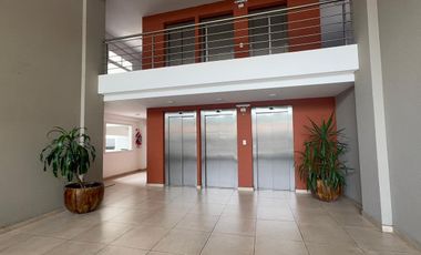 Amplio monoambiente con balcón en Moron Sur