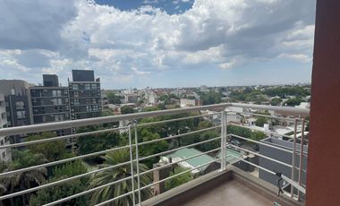 Amplio monoambiente con balcón en Moron Sur