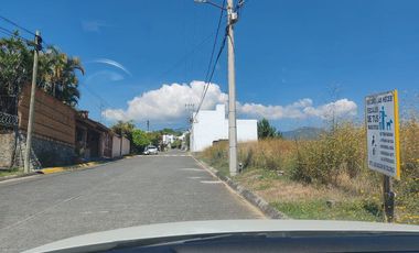 Terreno en venta con todos los servicios y calle pavimentada, Subida Chalma Cuer