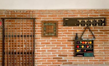 Casa con alberca, squash y gran jardín en Burgos | $9,000,000