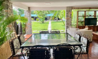 Casa con alberca, squash y gran jardín en Burgos | $9,000,000