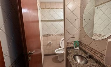 EXCELENTE LOCAL EN ALQUILER - 122 M2 - APTO TODO DESTINO. TIRAJE Y GAS.