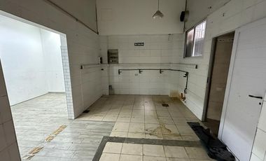EXCELENTE LOCAL EN ALQUILER - 122 M2 - APTO TODO DESTINO. TIRAJE Y GAS.