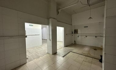 EXCELENTE LOCAL EN ALQUILER - 122 M2 - APTO TODO DESTINO. TIRAJE Y GAS.
