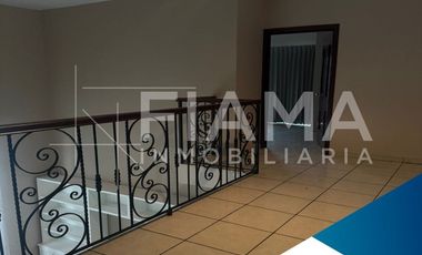 AMPLIA CASA EN RENTA, FRACC. PUERTA DEL SOL, XALISCO, NAY. (G)