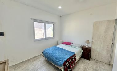Casa en Venta de 2 dorm. Terreno de 700 m2. Quincho con pileta. Barrio El Amparo, Escalada, Zarate