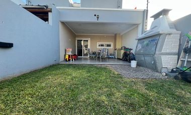 CASA/DUPLEX EN VENTA - MERLO