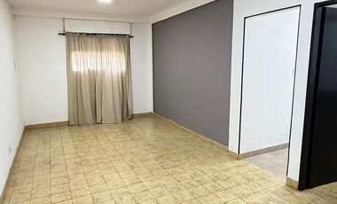 Amplio departamento de 3 dormitorios en PB en VENTA en Muñecas al 1400, Zona Norte, SMT