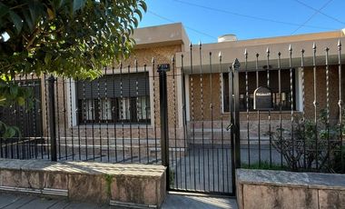 Casa con Departamento en Venta B° Juan XXIII 2 Dorm.