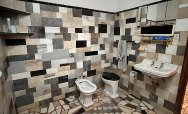 Casa con Departamento en Venta B° Juan XXIII 2 Dorm.