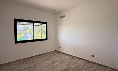 CASA 4 AMBIENTES EN VENTA, BARRIO MONET,  LOS CARDALES