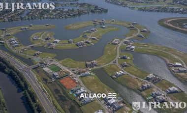 Lote a la laguna en venta en Los Puentes, Nordelta.