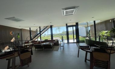 Lote a la laguna en venta en Los Puentes, Nordelta.