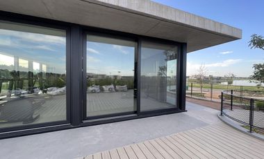 Lote a la laguna en venta en Los Puentes, Nordelta.