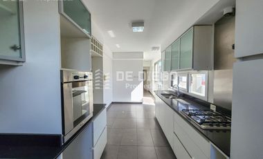Apto crédito! En venta departamento piso en torre 4 ambientes, 2 cocheras San Fernando centro