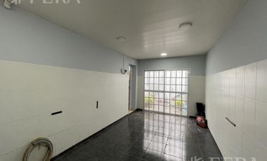 Venta casa 3 ambientes con cochera en Wilde (30311)