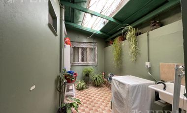 Venta casa 3 ambientes con cochera en Wilde (30311)