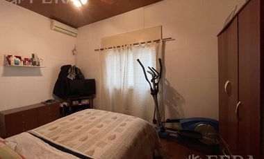 Venta casa 3 ambientes con cochera en Wilde (30311)