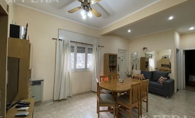 Venta casa 3 ambientes con cochera en Wilde (30311)