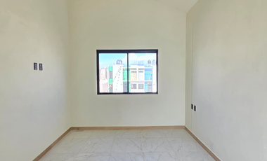 CASA EN VENTA CON TERRENO EXCEDENTE, 3 RECÁMARAS, 2 BAÑOS, COCHERA PARA 2 AUTOS