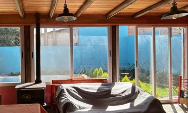 Casa en Venta - dos dormitorios, quincho y pileta - Cinco Saltos, Río negro