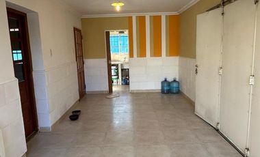 Casa en Venta - dos dormitorios, quincho y pileta - Cinco Saltos, Río negro