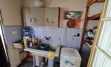 Casa en  venta en Isidro Casanova