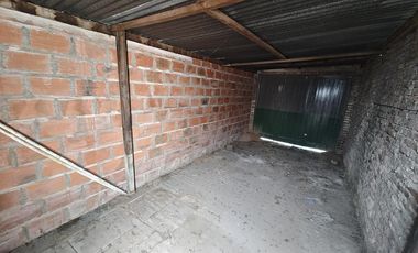 Casa en  venta en Isidro Casanova